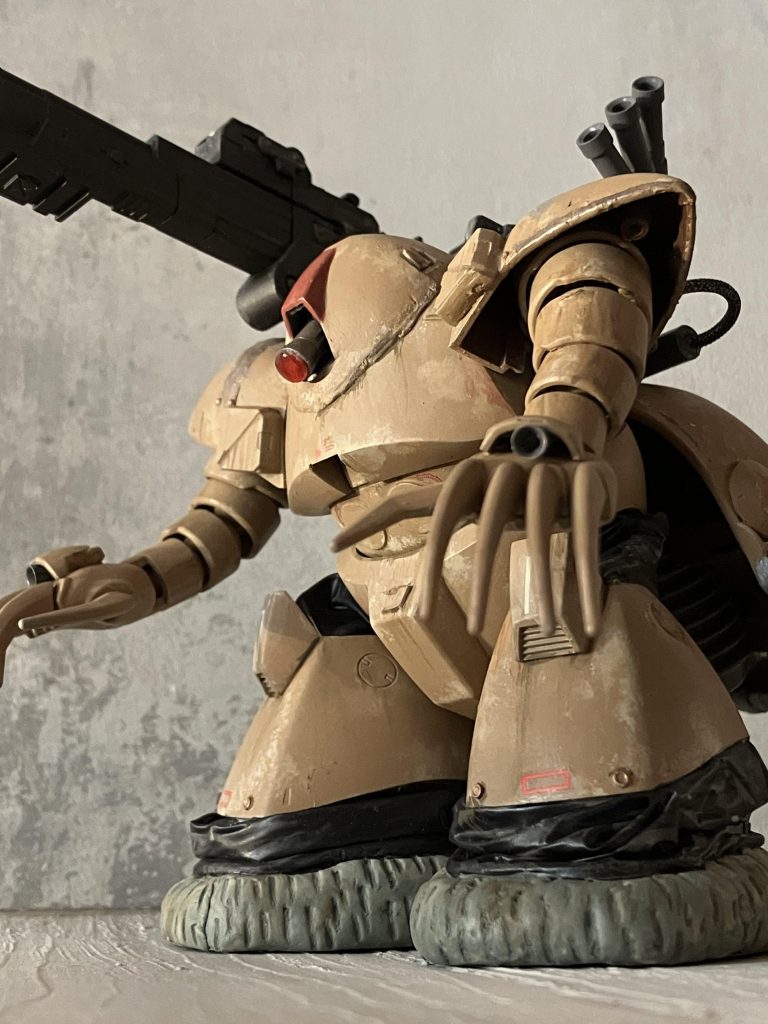 泳ぎません笑😆地上をホバー移動いたします