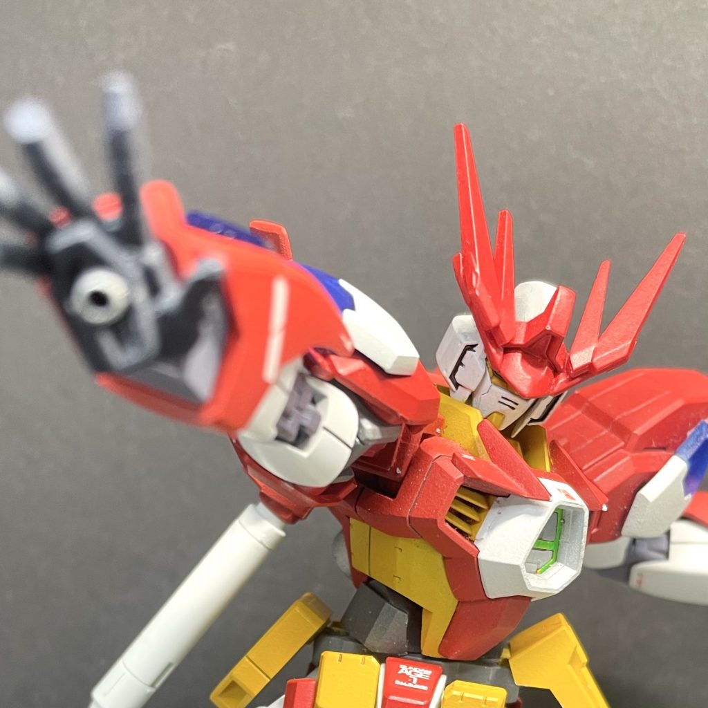 Finish Move!!『パルマフィオバーナー!!!』GBNのシステムに登録されたヒバナの必殺技。「バーナー」の名のとうり超高温の熱線を放出するシンプルな必殺技。改造によって再現した疑似パルマを更に発展（偶然）させたものではあるが、素材にZZのハイメガキャノンを使用したこともあり、火属性のパルマ、ではなく火属性のハイメガキャノンといったほうがイメージがしやすいだろう。推進剤を使用して威力を底上げする仕様であり、プロペラントタンクの増設が奇跡的にかみ合っている。