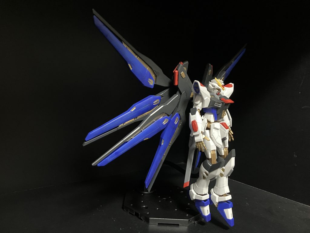 左斜めから