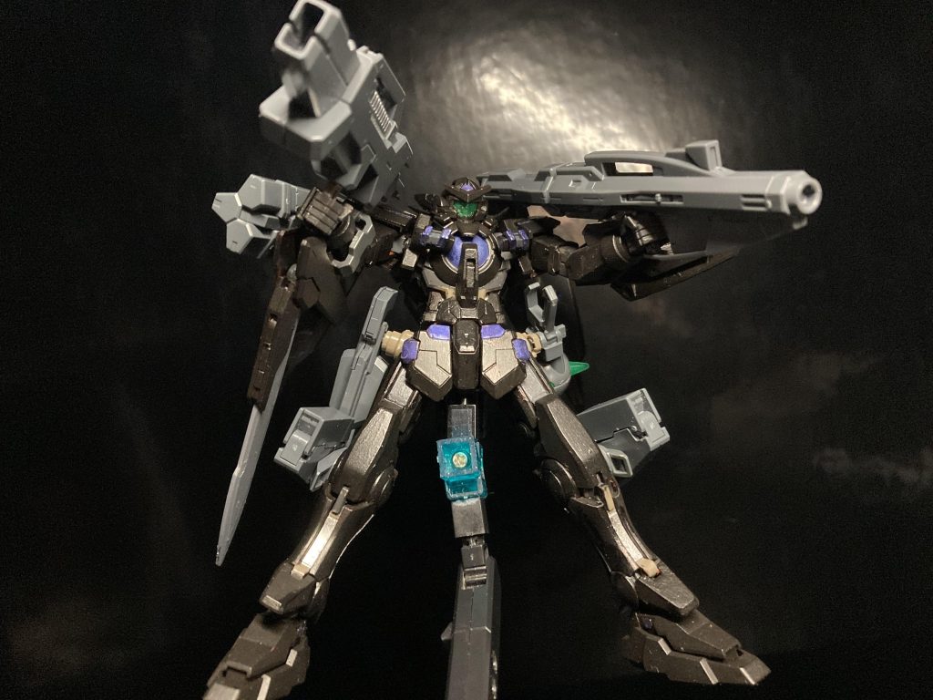 ガンダムブラックフルアストレア–3枚目/制作者：ウアオの制作場！