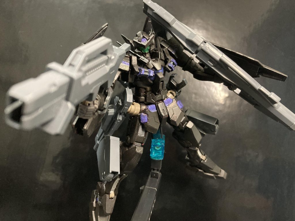 ガンダムブラックフルアストレア–6枚目/制作者：ウアオの制作場！