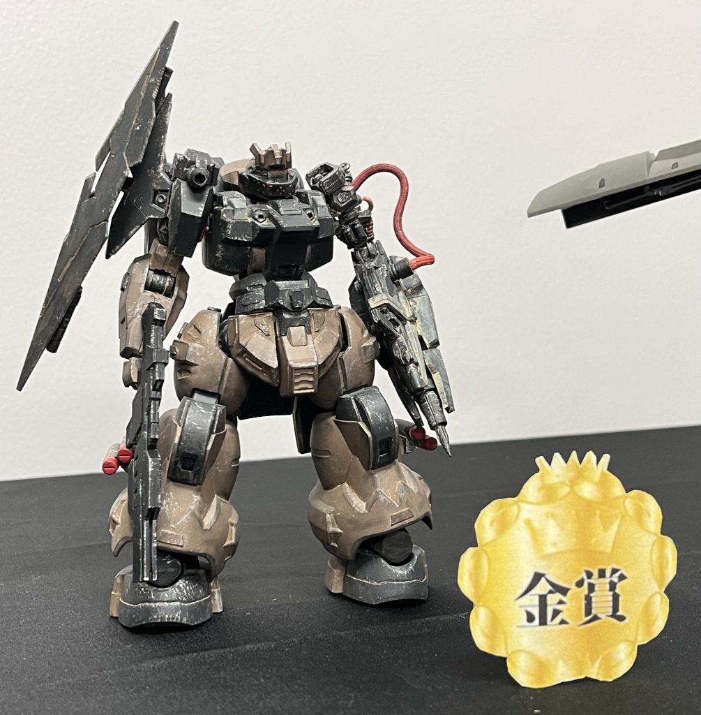 そしてこのディランザ・オセルなのですが、最初に書いていた通り大学の模型部で開催された「ディランザコンペ」用に制作したものでして、なんと!金賞を頂きました‼️✨️OBや部員、Twitterで募集した合計投票数のなかでも結構な数をもぎ取ったそうで…刺さってくれた方がたくさんいたようでとても嬉しかったです( *´꒳`*)