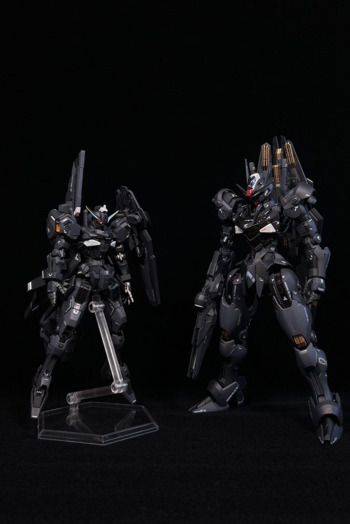 元ネタになったHGキャリバーンとのツーショットです。最後まで読んでいただきありがとうございました!