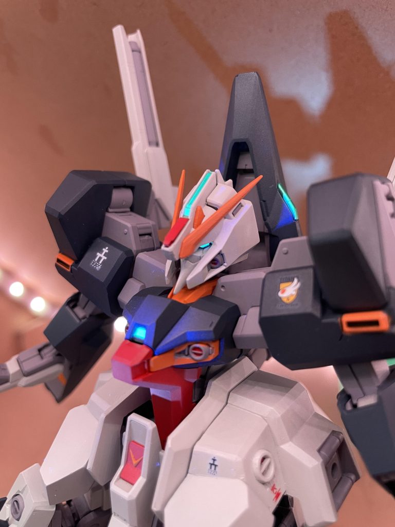 センサー部分の塗装には蛍光グリーンを塗装しているためブラックライトで発行します。