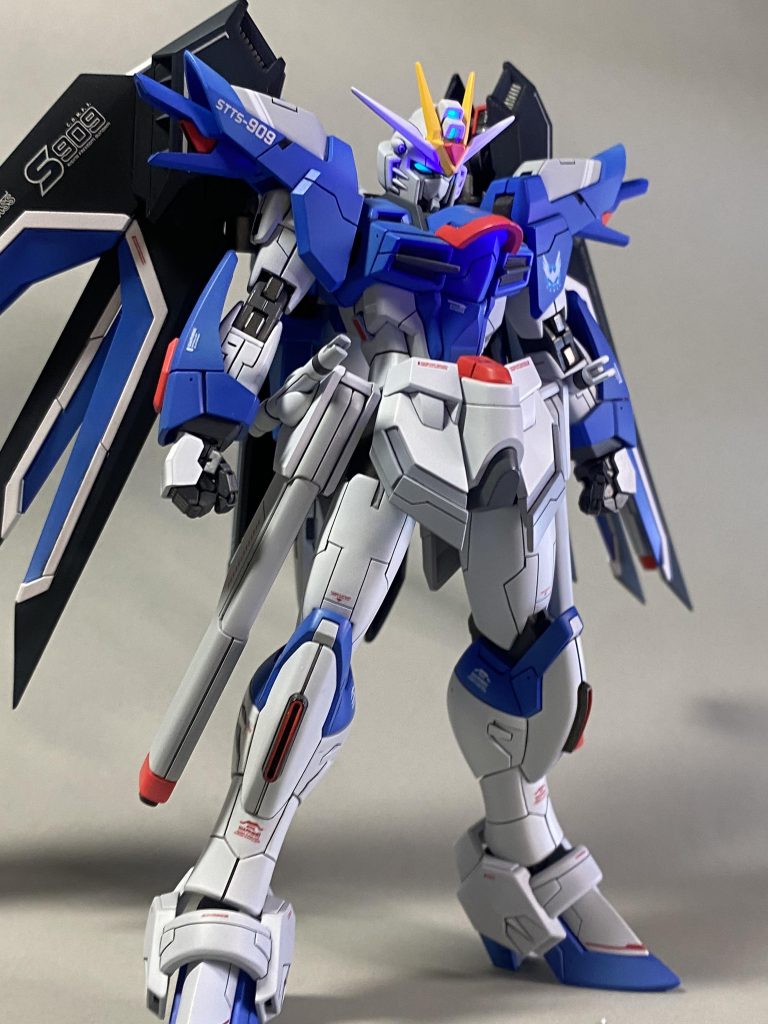 HGライジングフリーダム–2枚目/制作者：@scarloks1