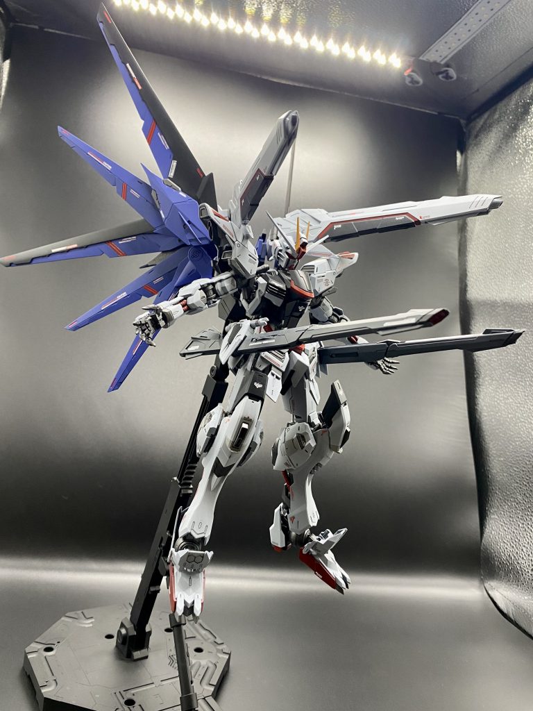 ハイマットフルバーストももちろん可能！...なんですが、塗装でクリアランスがダメになってMG2.0のギミックである、バラエーナの伸縮開閉ギミックは泣く泣くオミット。まぁ、劇中では無いのでいいか...