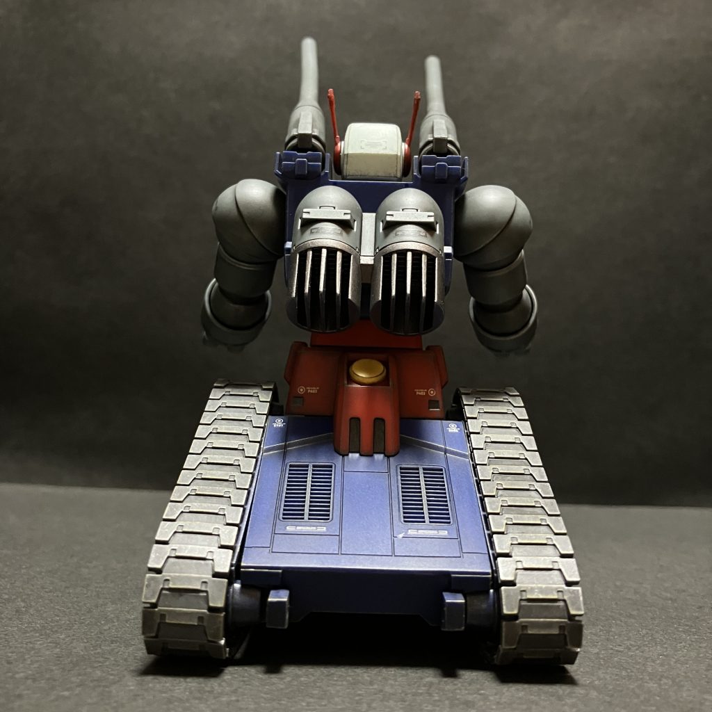 肩、腕関節、脇腹、腰、シャーシ。各々合せ目消し。肩(フレキシブルショルダー)は後はめ加工。