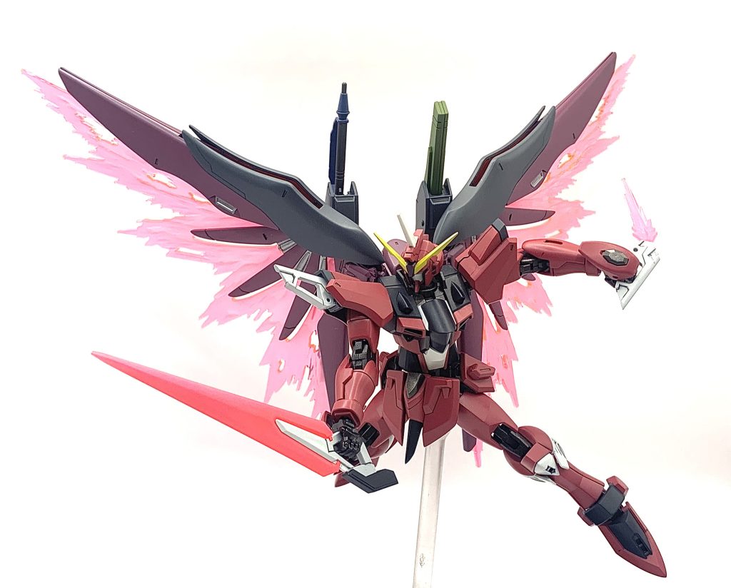 劇場版後、コンパスが再編成されシンが引き続き活動したと想定、シンが最も実力を発揮できるのはデスティニーだけど、二度の戦火をもたらしたDP、その名を冠するデスティニーをコンパスが大手を振っては使えない…→ならコンパスの正式機体のイモータルジャスティスにデスティニーの装備のっけちゃえば良いじゃんといったロジックで再建されてそうだなぁと妄想して作成してます笑