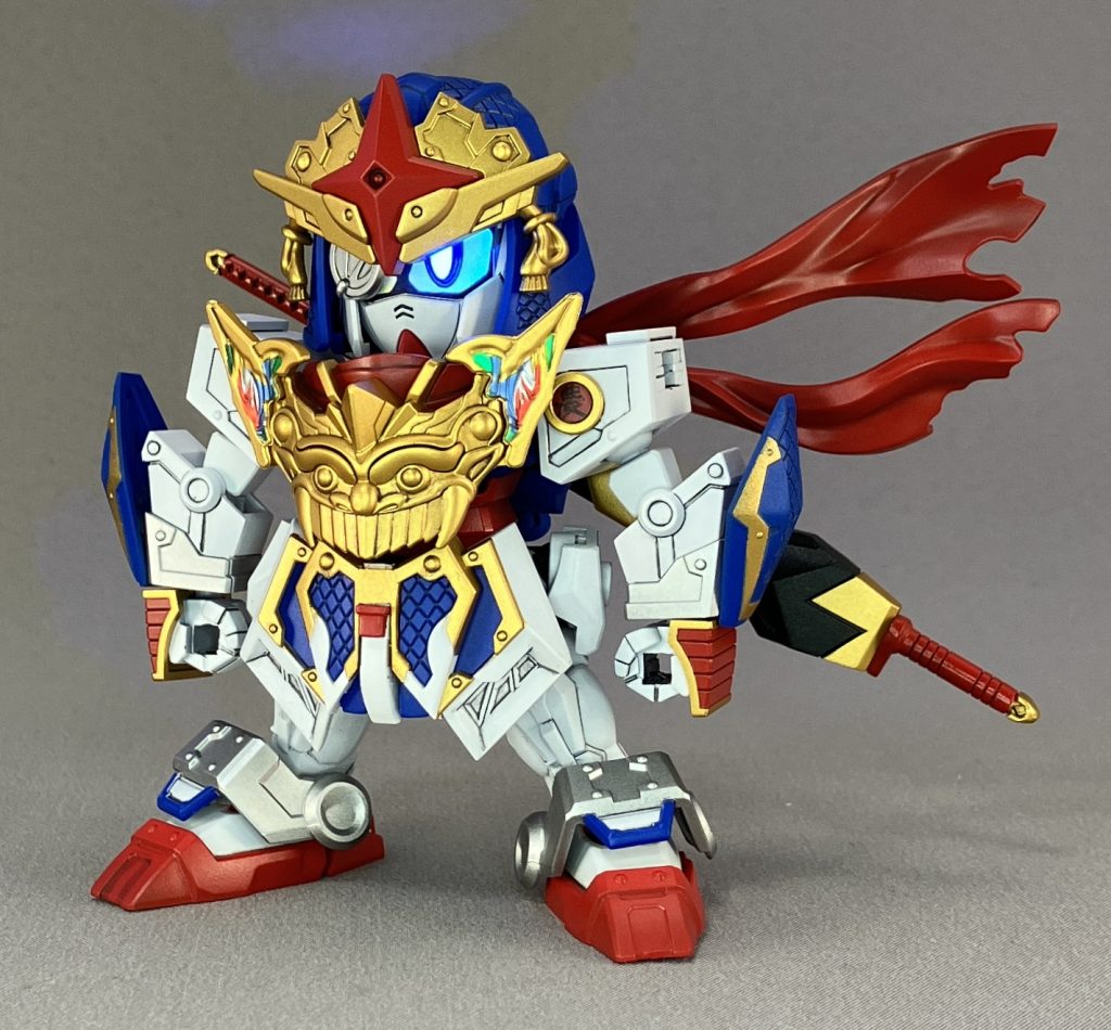 瞳がブラックライトに反応してアニメ風の緑に見えます。