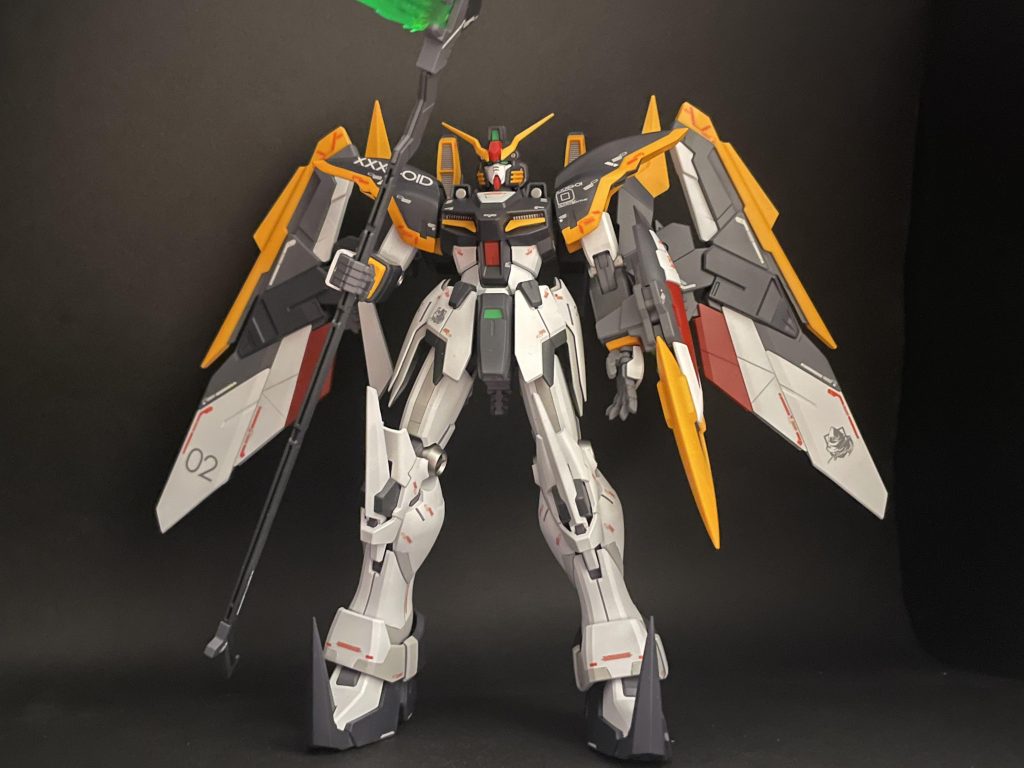 正面から。足周りは筋彫りと色分けしています。筋彫りも少しずつ慣れて来ました。もう少し仕上げをキレイにできるかな。