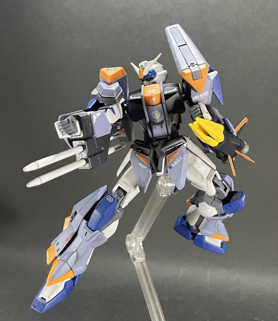 素組みの色合いが好きだったので、成形色を活かしながら、最低限手を加えたという感じです！