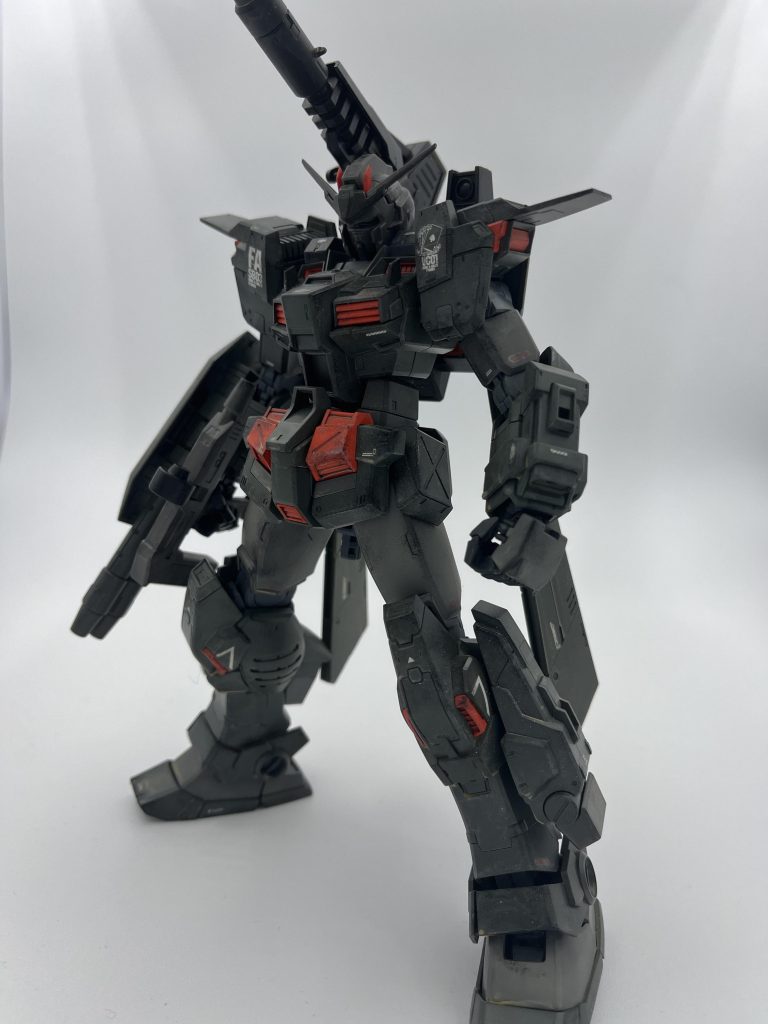 ストームブリンガーです。実は塗装前の洗浄に一部のパーツが排水溝に流れてしまい…写真では見えませんが固定できてない箇所があります(パーツ発注かけたかったけど丁度売り切れてました…)