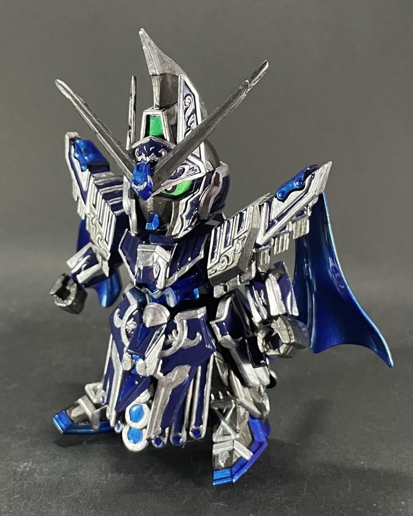 赤色の部分をメタリックブルーで塗るなど、全体的に青系の塗料を多めに使って塗り分けました！