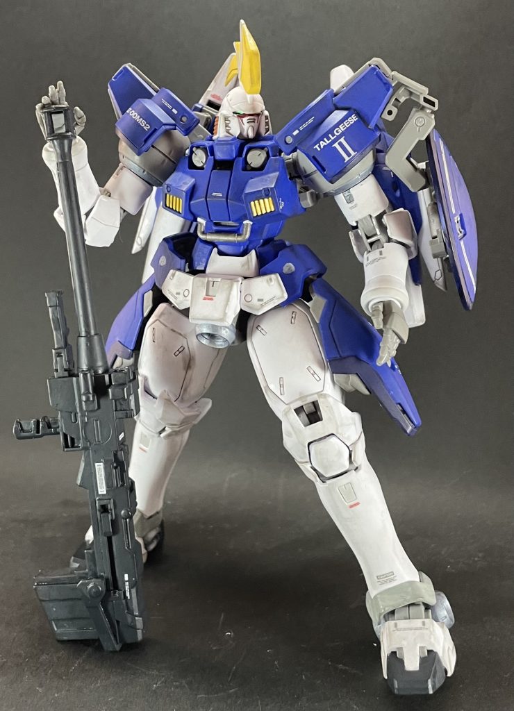 青の成形色のところにティターンズブルーを塗ったり、部分塗装しています😆