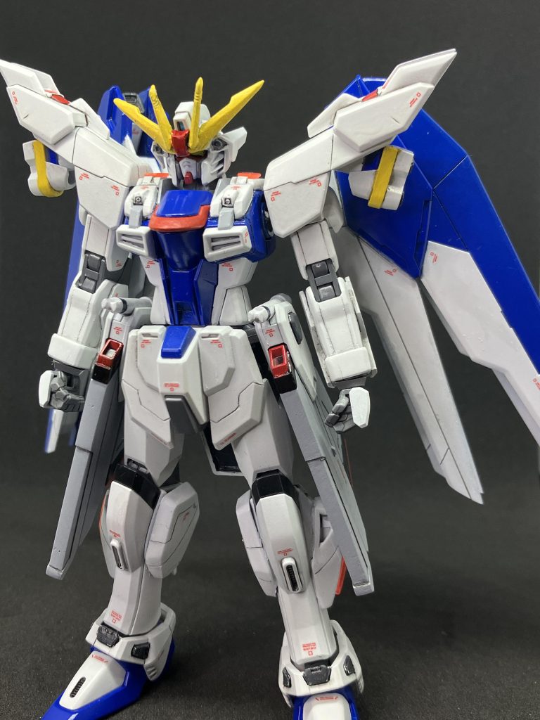 初期型ヘッドギアカレトヴルッフを扱いやすくする為に、ヘッドギアを増設。アンテナの大型化による取り回しの悪さから、新型頭部へ改修される事になる。