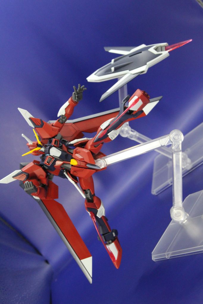 最後はビーム重斬脚。思い返すとジャスティスを作ったのは旧HGのインジャが発売したばかりの頃で、華麗な蹴りには程遠い可動域だったなぁ。このイモジャはセンスさえあれば( ほしい!)、無敵の劇中再現度です!