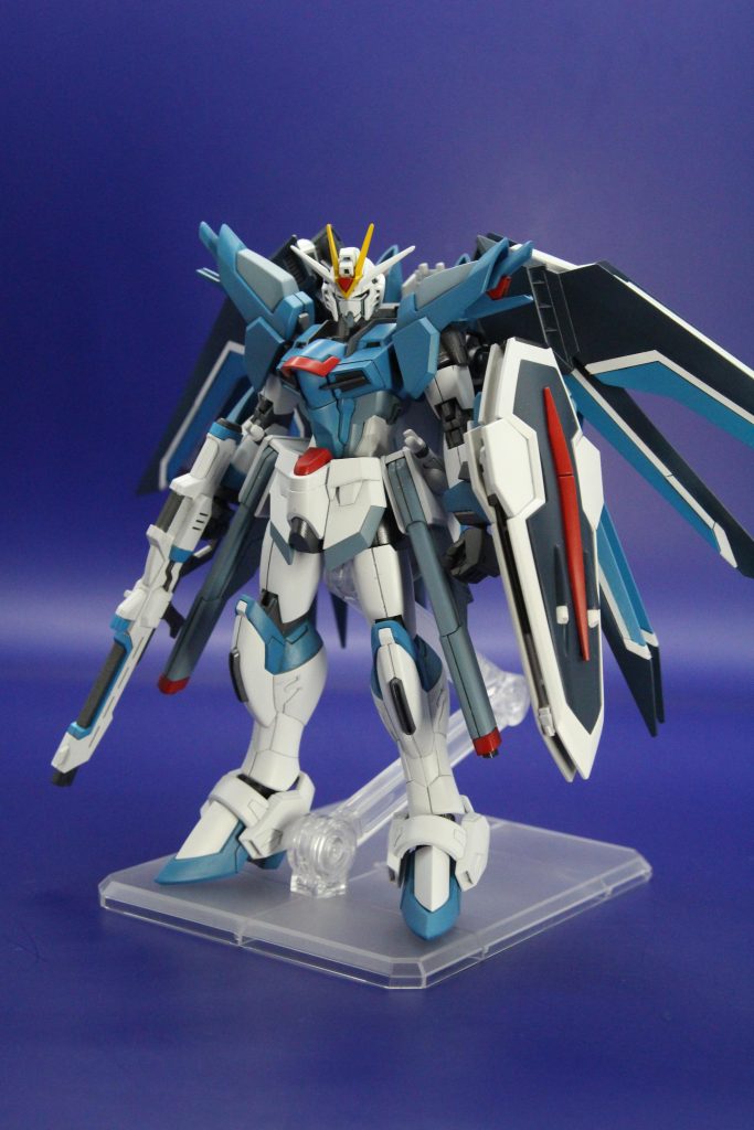 設定画のマッシブな感じも好きなのですが、やっぱり劇中のスタイリッシュな感じを目指したい!と思い、首・腕・ももをそれぞれ1〜2ミリ延長しています。