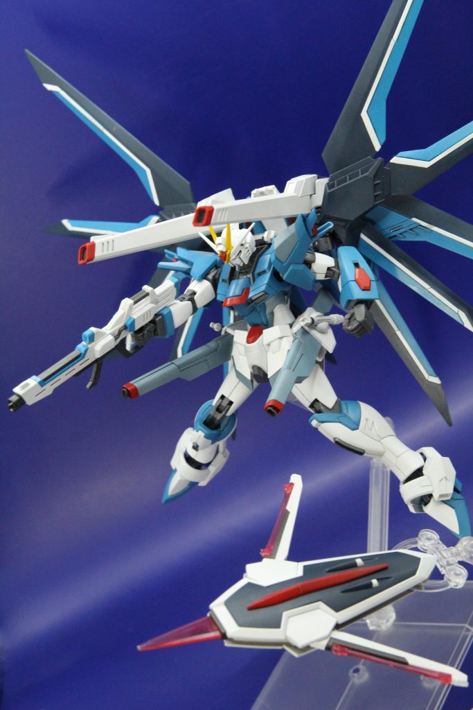 最後はフルバースト。ストフリのデザインも好きですが、無印フリーダムを彷彿とさせるライフリの姿もいいですよね〜。次回は劇場版前半の主役機たちをまとめて撮影シたいと思います!拙い作品を最後までご覧いただければ、ありがとうございましたm(_ _)m