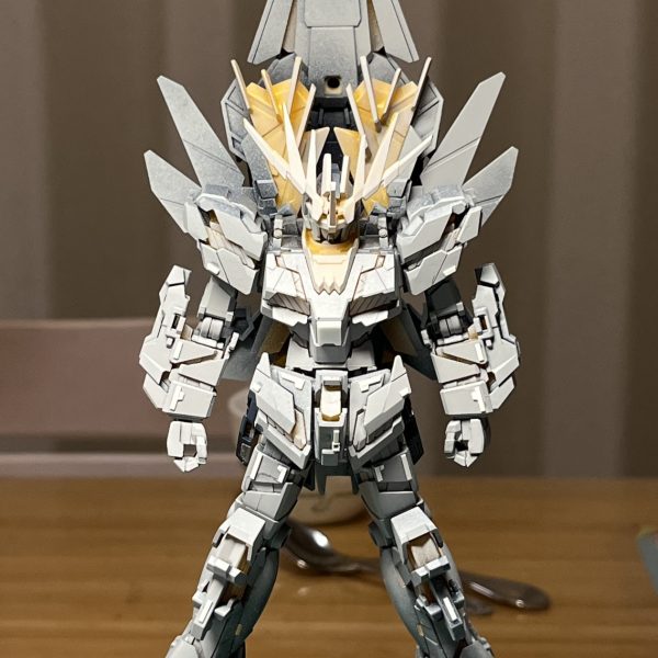 サフを適当に吹いた状態ジャスティス作成中なのに浮気（ガンプラあるある？）（3枚目）