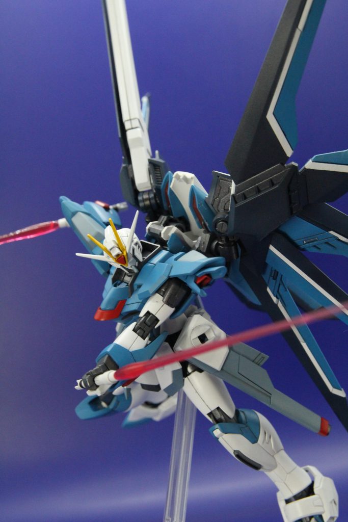 劇中は斬撃シーンの連続で、心を射抜かれますね!こちらも作った人あるあるかと思いますが、ライフリは動かすとガラッと印象変わります。