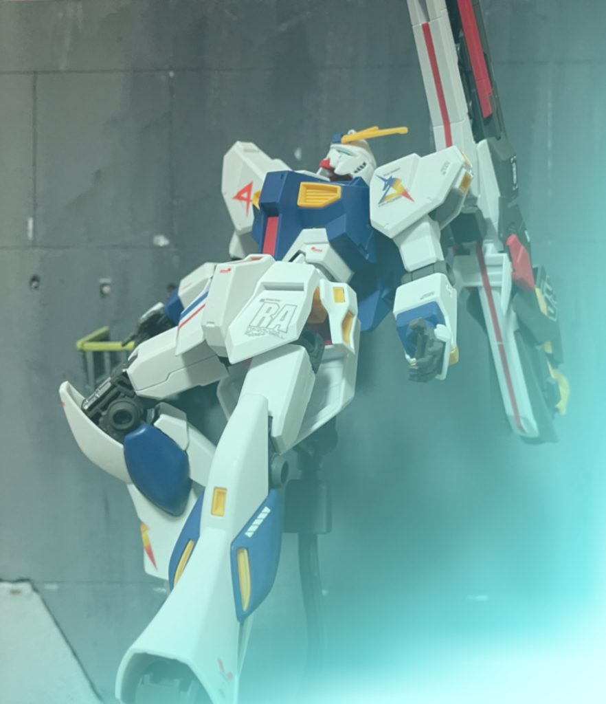 最後に生命を感じるνガンダムffで。久しぶりに組み立てたガンプラ…艶消しもかけて自分なりに仕上げてみました!ffν嬉しすぎる友達に感謝です(gundam-kao4)今回も見てくれてありがとうございました!〜