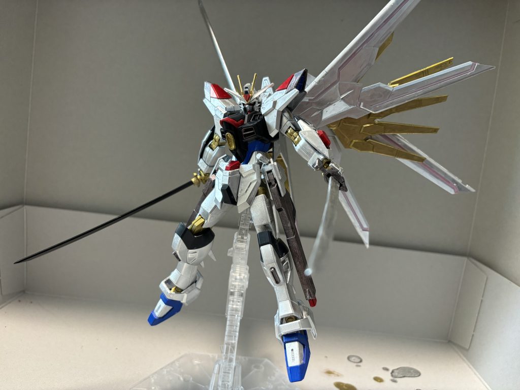 フツノミタマとビームサーベルの二刀流も格好良いですが同じ刀系の30mmの武器を装備させました！！ストフリって刀似合うんだなと映画での衝撃は凄かったです。