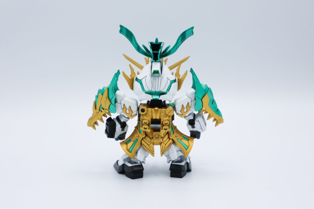 後頭部の飾りはサイズアップに伴い、パテとプラ板でスクラッチ。