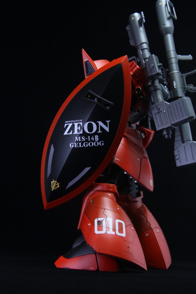 今回のお気に入りポイント①シールドですゲルググを作るなら絶対シールドに大きいデカール貼るって決めていたのです思ったよりも良い感じでサイコーです笑