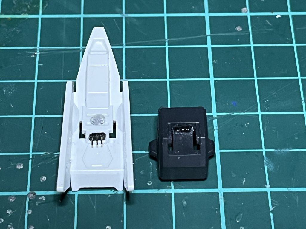 プラウドディフェンダーとの接続はコネクタのため取り外す事ができます。