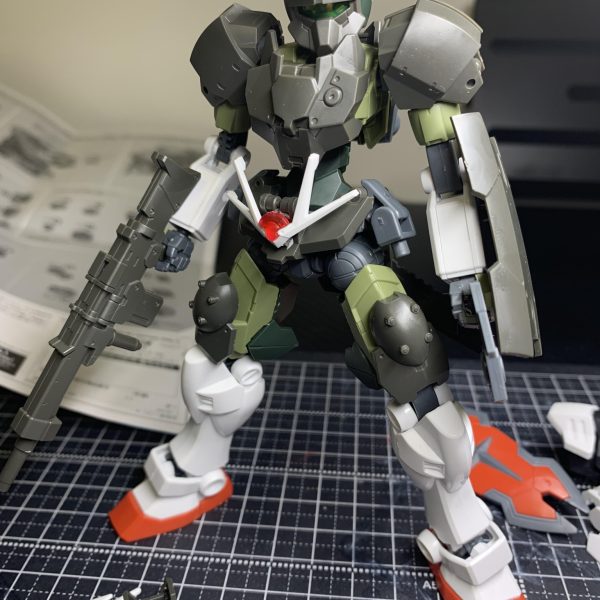 30MM 1/144 スピナティオと、EG 1/144 ラーガンダムのミキシングです。メインがまだスピナティオなので、GUNSTAに投稿していいか迷ったのですが、一様ジムの派生と言う設定で😅細かな調整はまた出張戻り(年末)にします🙇（2枚目）