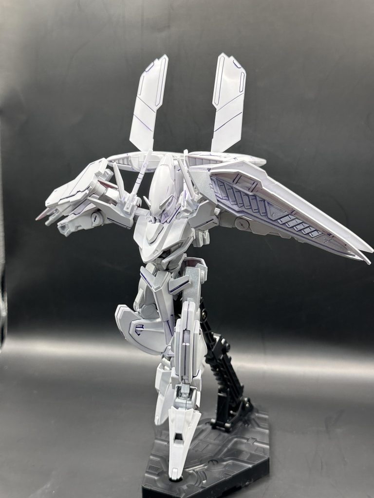 こちら白メインからの紫の墨入れ！わざわざ紫にしたのはそう！ティエリア・アーデ枠(笑)だってヴァーチェにしろ、ラファエルにしろみんな機体が白いからさ…