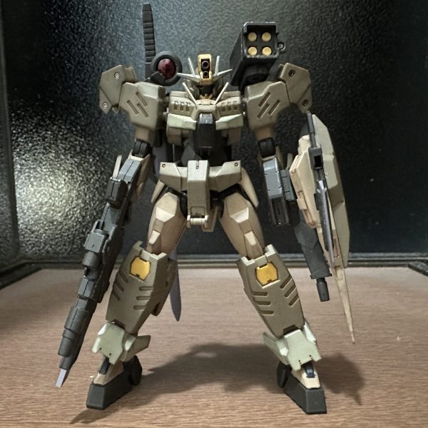 HGBM ガンダムダブルオーコマンドクアンタ デザートタイプ