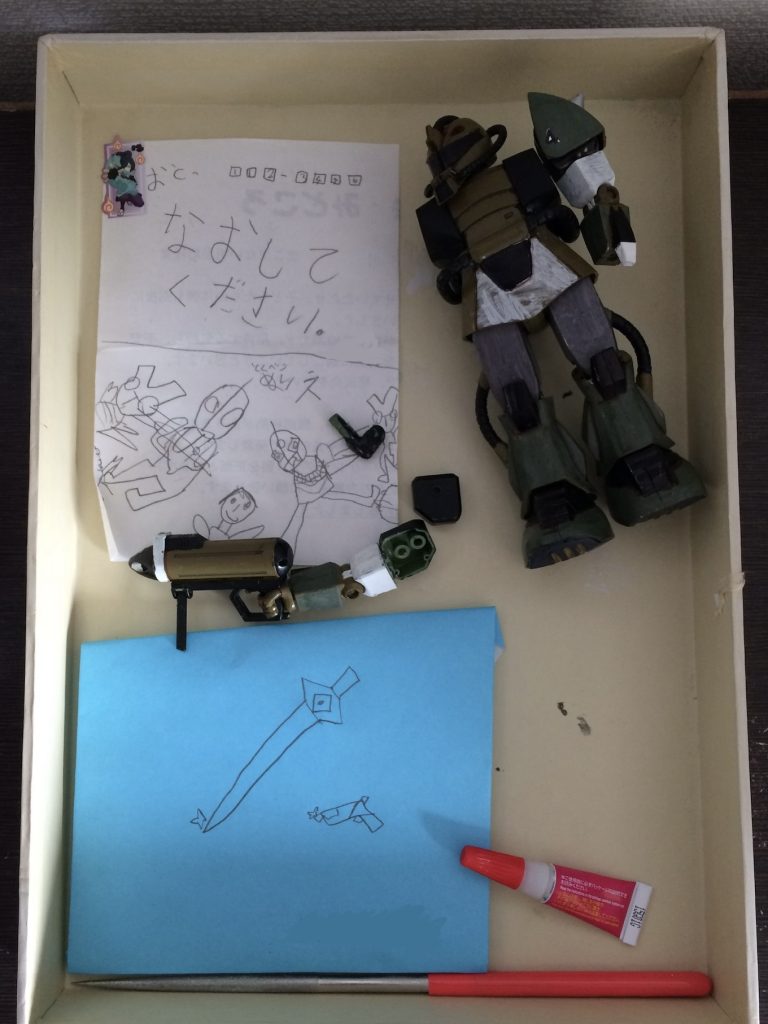 もともとは中学の頃に作ったものを、息子が遊び倒した機体です。