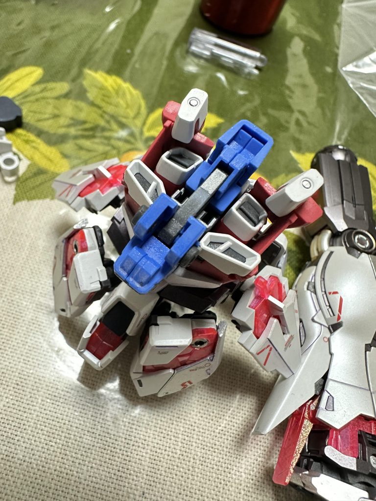 この部分のメカ的感じが好きです。