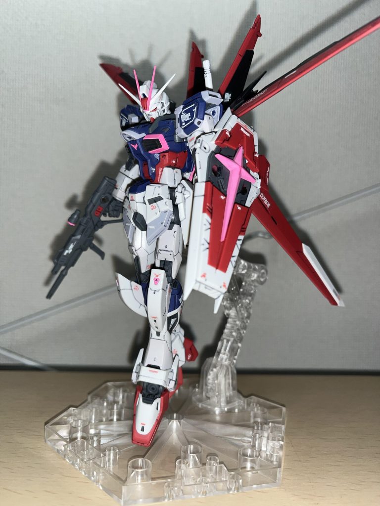 最後はウイング風に!ということで終わりです。当社比ですが、かなり丁寧に作りました。というのも、ルナマリアは私の二次元への初恋でしたからねw   今でもアニメキャラクターで1番可愛いのはルナマリアだと思ってるぐらい、思い入れは深いの!シンとこれからも幸せに歩んで行って欲しい、その応援の想いをこめて作りました!それじゃあ。。