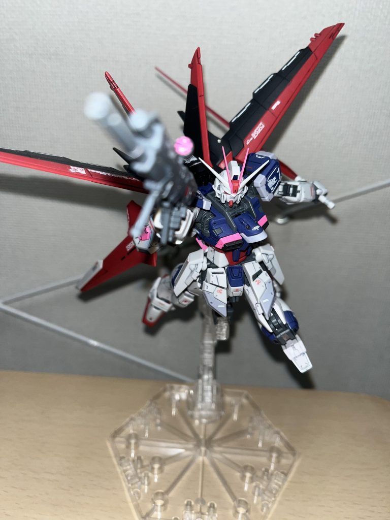 突撃その2さっきの写真もそうですが、逆手持ちなのは付け間違えたから、そのまま撮ってみただけなのです。