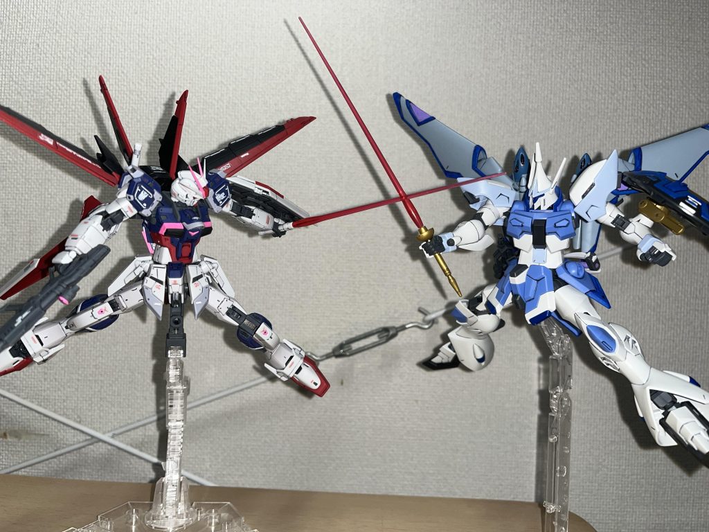 ちょっと対決!ギャンはアグネス機特有の赤を消して、イザーク機想定で作ってるんですがw