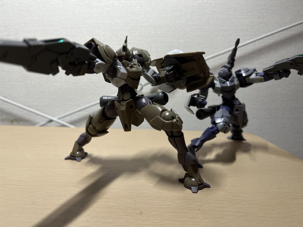 最後は2機で共闘して!ということで終わりです。私は水星の魔女はプロローグがピークだったと思ってる人なのでw だから量産ルブリスも欲しいんですけど、そっちは速攻で売り切れでした。そんな中、ずっと残ってたハイングラ君。ハインシリーズ、ワイは好きよ!それじゃあ。。