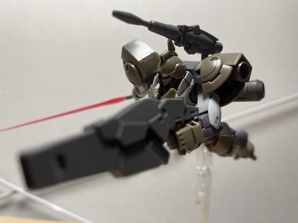 ハインドリーシュトルムのバックパックも組めるので、そのまま装備出来ます。