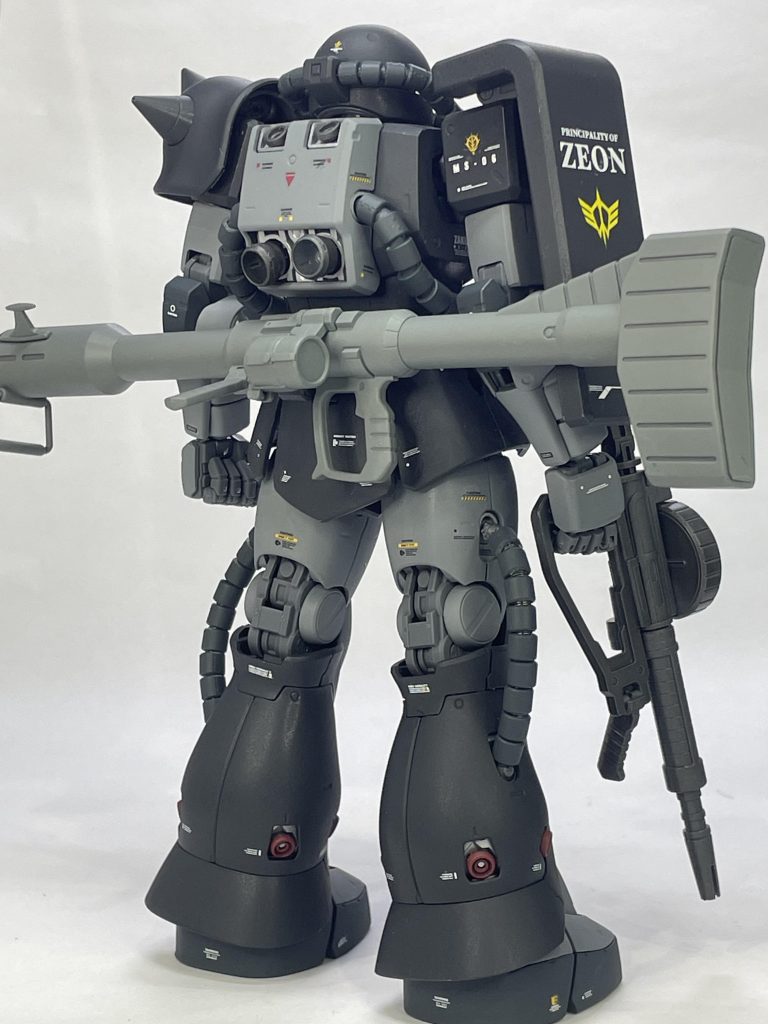 F型はコンパチでジャイアントバズにできるからあえてこちらを装備してみましたが、なんか黒い三連星機っぽくなってしまった。