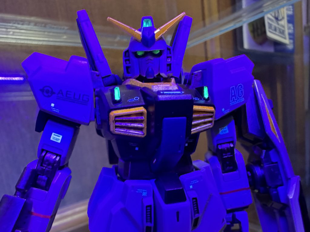 目は大体、蛍光クリアで塗ります。