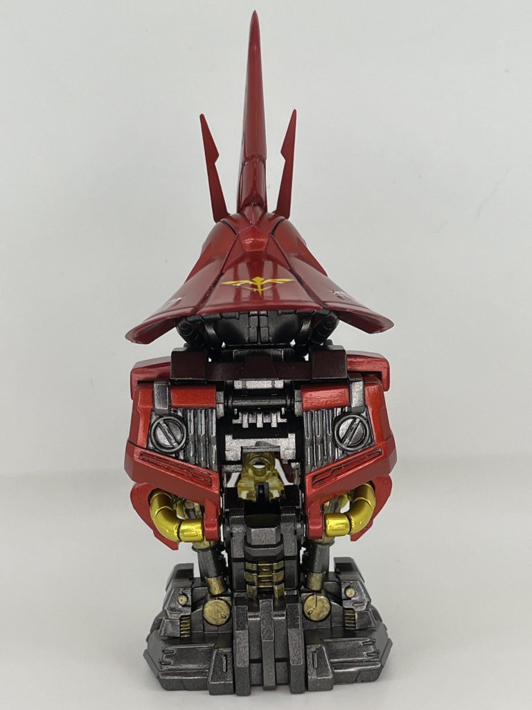 後ろです。背部の冷却フィンのような所と、マイナスモールドの部分は塗り分けしました。あんまり手を掛けないでおこうと思ったので、マスキングによる塗り分けはココだけですね。