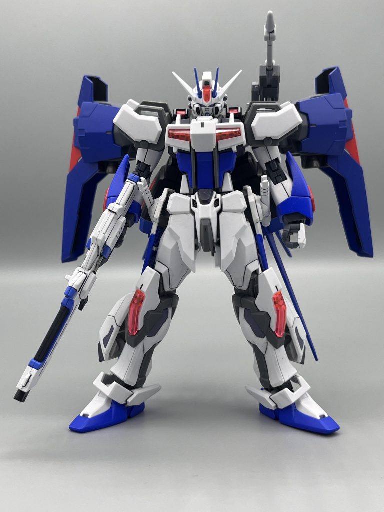 全面。武器類はシンプルにして、機動性に割り振った機体が好きなので見た目からして早く動くなって言うのが伝わるようにしました。