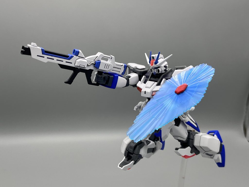 単機運用も可能。この状態は「ラッシュストライクガンダムアルラキス」となる。