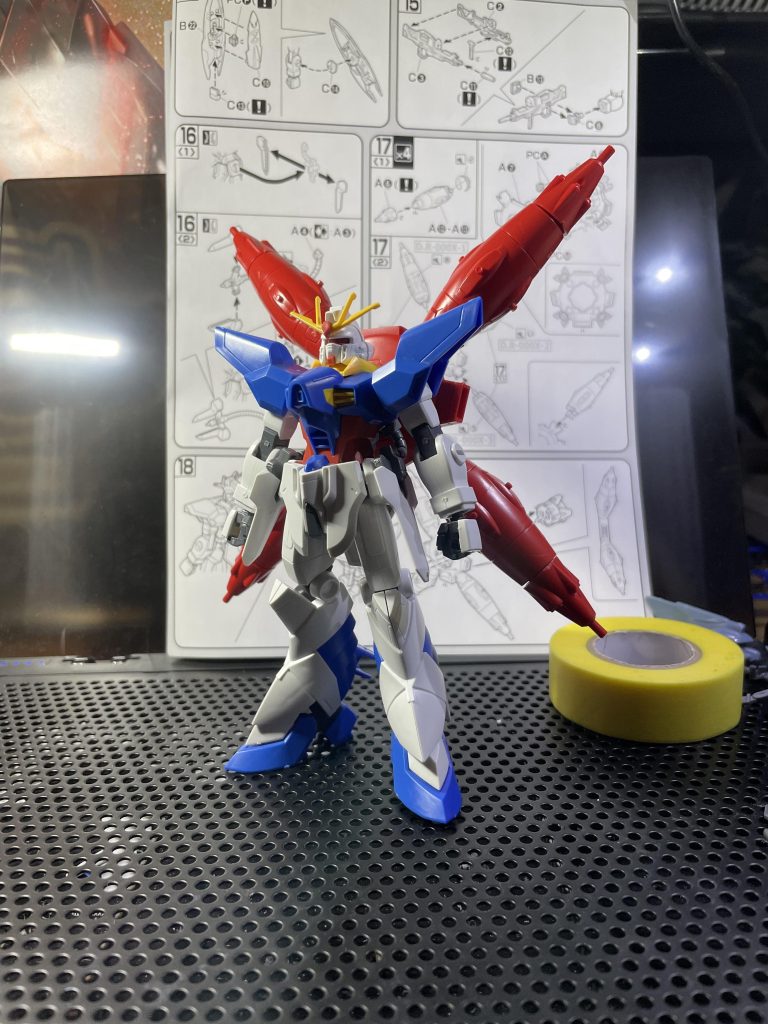 世間からの評判が決して良いとは言えないキットであるドレッドノートですが約2ヶ月、このキットと向き合って一所懸命自分なりに頑張って作りました😌 時にはうまくいかない事に焦ってイライラしたり、アイデアがひらめいて形になったり塗装がうまくいった事に喜んだりと楽しい制作期間でした☺️ 久しぶりにストレートではなくオリジナルの要素を詰め込んで作りましたが、まだまだ自分の未熟さを痛感する事もたくさんありました😓ですが、いま自分に出来る最大限を注いで作りましたのでカッコ良いと思って頂ける方がいらっしゃればホントに幸いです😊