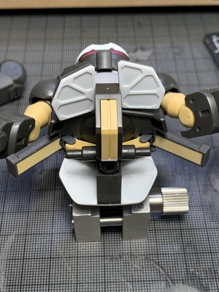 腰アーマーの裏側です。