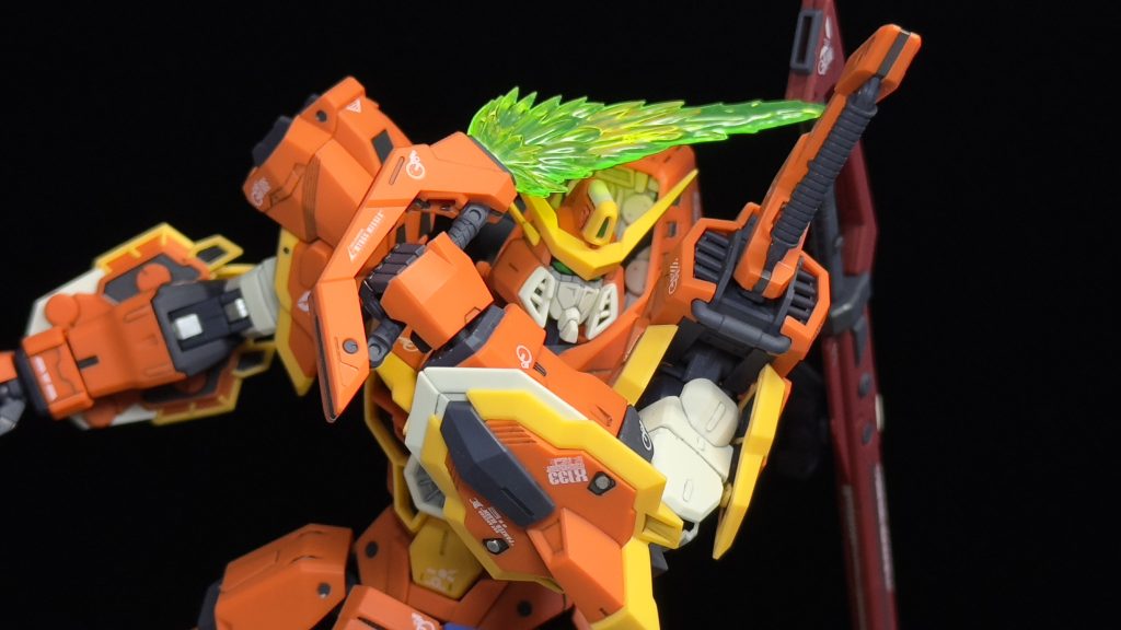 ビームブーメラン「マイダスメッサー」最初でこそ「モビルスーツのモーター?依存の投擲武器とは...」「しかも動力、推進部の無いブーメラン...?」と思っていたのですが、後年ドラグーンを搭載した後継武器から最終的に空飛ぶ盾に進化までして行ったのには驚きました。主にザフトのやらかしですが、ザフトはブーメランに脳でも焼かれたんですかね...?