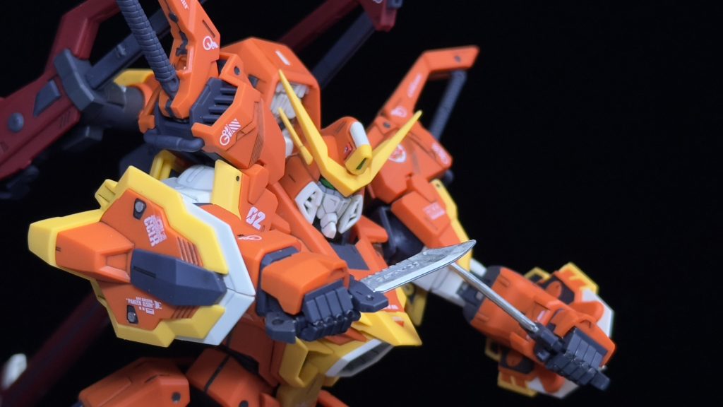 対装甲用コンバットナイフ「アーマーシュナイダー」関係ないのですが、悪の3兵器って派生機含めてどれも標準的なビームサーベルは装備してないんですよね。