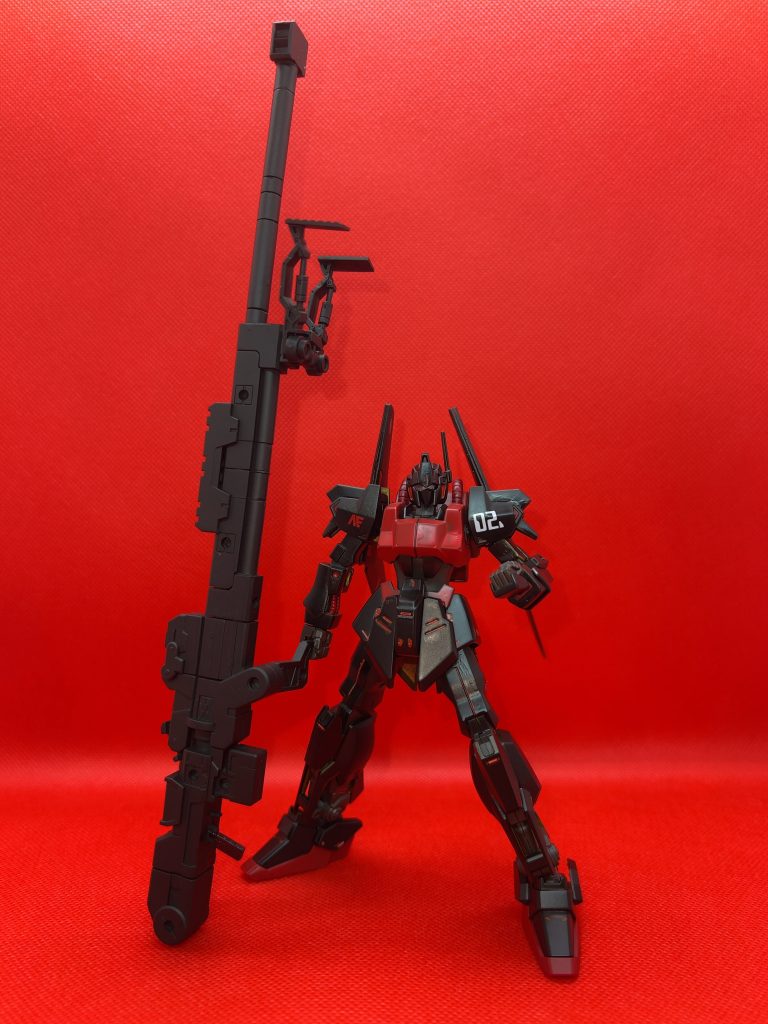 黒と赤の配色はかっこイイな。ロングライフルは販売店で見かけたのを購入して持たせてみた。