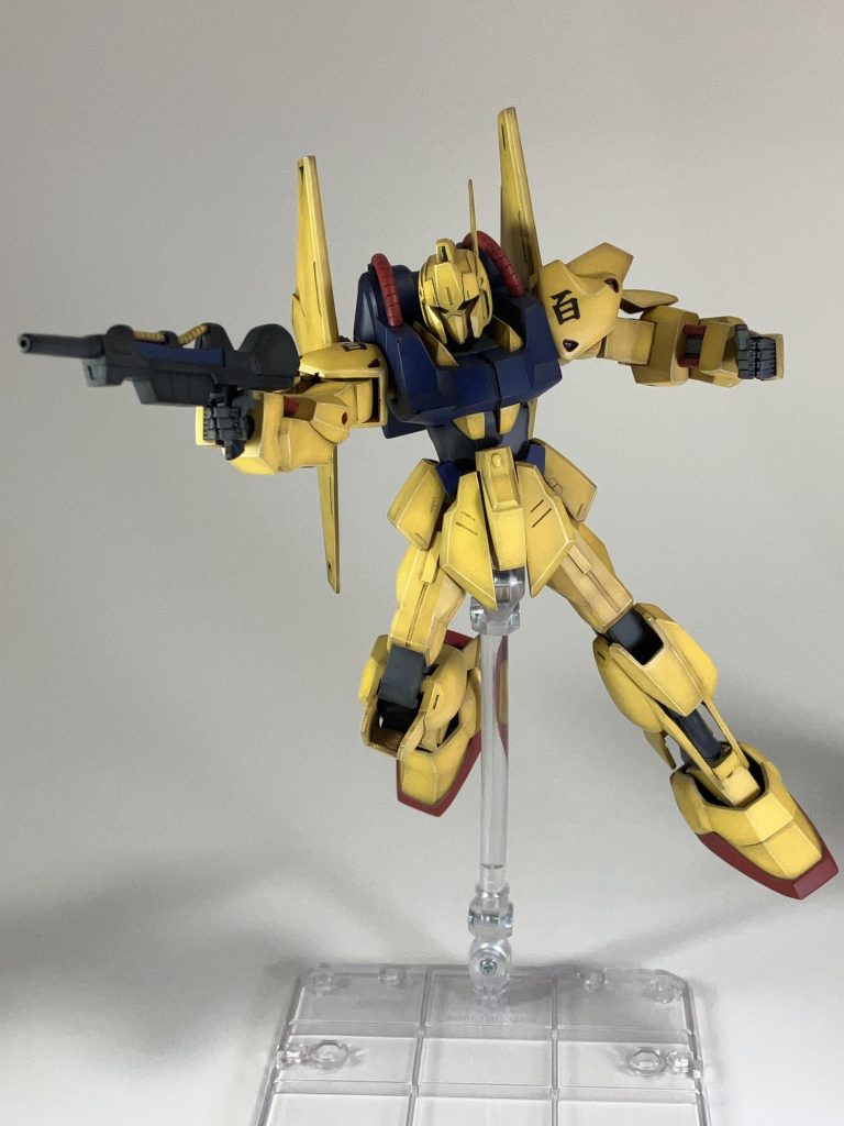 手足は旧キットの関節なので、リバイブよりは動きませんが、多少のポージングは可能